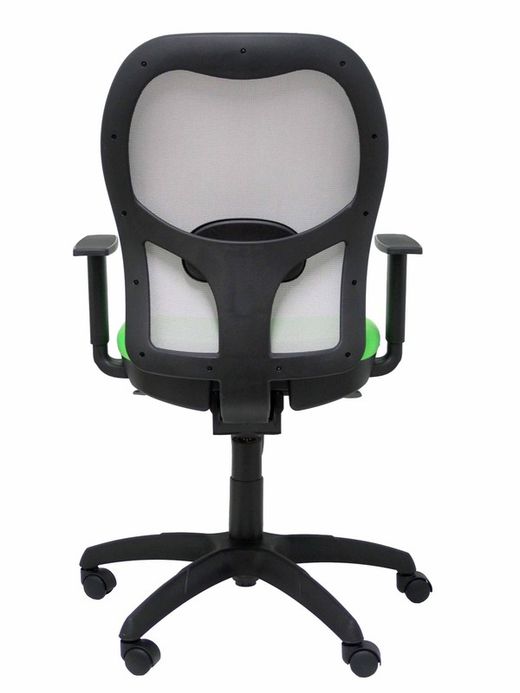 Modelo Jorquera - Silla de oficina ergonómica con mecanismo sincro, brazos regulables y ajustable en altura - Respaldo de malla transpirable en color gris y asiento tapizados en tejido BALI color pistacho