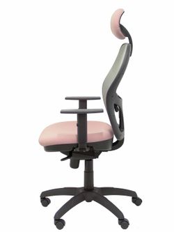 Modelo Jorquera - Silla de oficina ergonómica con mecanismo sincro, brazos regulables y ajustable en altura  Respaldo de malla transpirable en color gris y asiento tapizados en tejido BALI color rosa pálido (CON CABECERO)