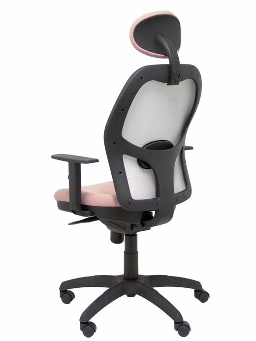Modelo Jorquera - Silla de oficina ergonómica con mecanismo sincro, brazos regulables y ajustable en altura  Respaldo de malla transpirable en color gris y asiento tapizados en tejido BALI color rosa pálido (CON CABECERO)