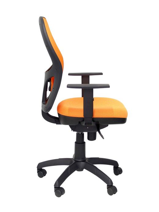 Modelo Jorquera - Silla de oficina ergonómica con mecanismo sincro, brazos regulables y ajustable en altura - Respaldo de malla transpirable en color naranja y asiento tapizados en tejido BALI color naranja