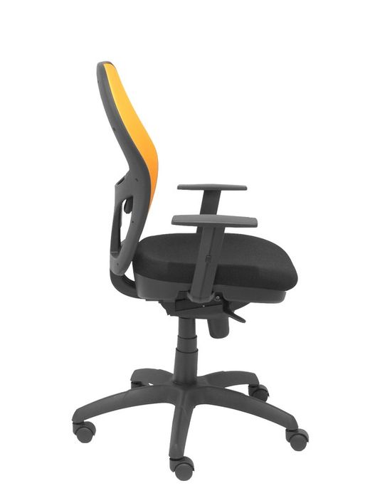Modelo Jorquera - Silla de oficina ergonómica con mecanismo sincro, brazos regulables y ajustable en altura - Respaldo de malla transpirable en color naranja y asiento tapizados en tejido BALI color negro