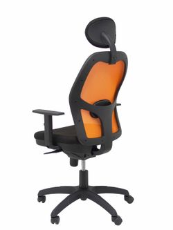 Modelo Jorquera - Silla de oficina ergonómica con mecanismo sincro, brazos regulables y ajustable en altura  Respaldo de malla transpirable en color naranja y asiento tapizados en tejido BALI color negro (CON CABECERO)