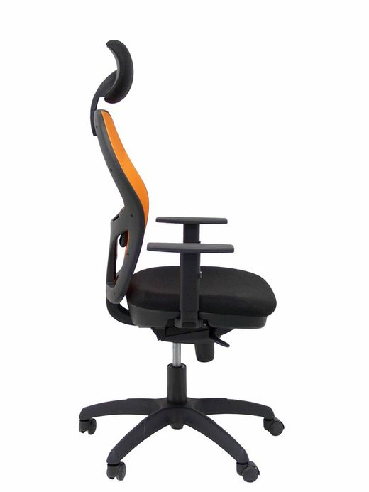 Modelo Jorquera - Silla de oficina ergonómica con mecanismo sincro, brazos regulables y ajustable en altura  Respaldo de malla transpirable en color naranja y asiento tapizados en tejido BALI color negro (CON CABECERO)