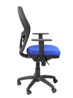 Modelo Jorquera - Silla de oficina ergonómica con mecanismo sincro, brazos regulables y ajustable en altura - Respaldo de malla transpirable en color negro y asiento tapizados en tejido BALI color azul