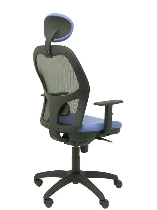 Modelo Jorquera - Silla de oficina ergonómica con mecanismo sincro, brazos regulables y ajustable en altura  Respaldo de malla transpirable en color negro y asiento tapizados en tejido BALI color azul claro (CON CABECERO)