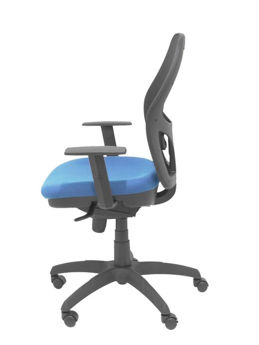 Modelo Jorquera - Silla de oficina ergonómica con mecanismo sincro, brazos regulables y ajustable en altura - Respaldo de malla transpirable en color negro y asiento tapizados en tejido BALI color azul marino