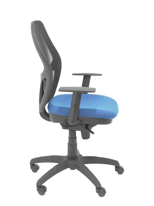 Modelo Jorquera - Silla de oficina ergonómica con mecanismo sincro, brazos regulables y ajustable en altura - Respaldo de malla transpirable en color negro y asiento tapizados en tejido BALI color azul marino