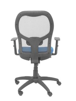 Modelo Jorquera - Silla de oficina ergonómica con mecanismo sincro, brazos regulables y ajustable en altura - Respaldo de malla transpirable en color negro y asiento tapizados en tejido BALI color azul marino