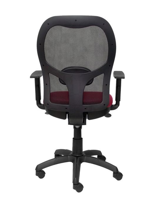 Modelo Jorquera - Silla de oficina ergonómica con mecanismo sincro, brazos regulables y ajustable en altura - Respaldo de malla transpirable en color negro y asiento tapizados en tejido BALI color granate
