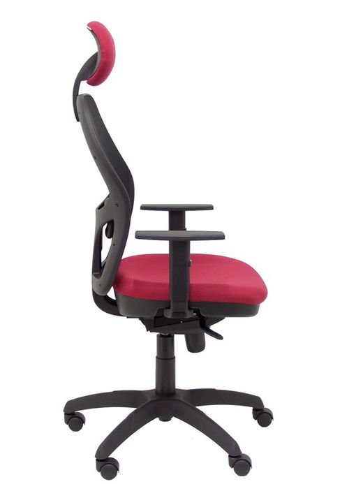 Modelo Jorquera - Silla de oficina ergonómica con mecanismo sincro, brazos regulables y ajustable en altura  Respaldo de malla transpirable en color negro y asiento tapizados en tejido BALI color granate (CON CABECERO)