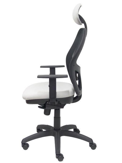 Modelo Jorquera - Silla de oficina ergonómica con mecanismo sincro, brazos regulables y ajustable en altura  Respaldo de malla transpirable en color negro y asiento tapizados en tejido BALI color gris claro (CON CABECERO)
