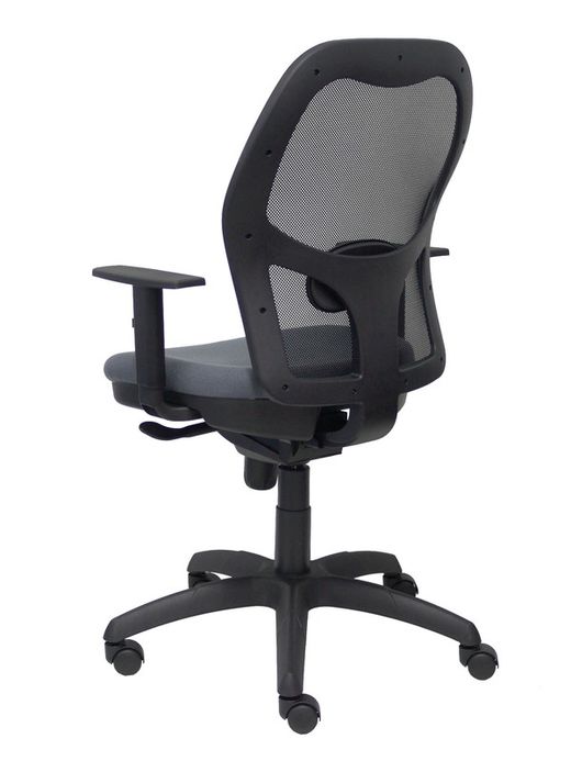 Modelo Jorquera - Silla de oficina ergonómica con mecanismo sincro, brazos regulables y ajustable en altura - Respaldo de malla transpirable en color negro y asiento tapizados en tejido BALI color gris oscuro