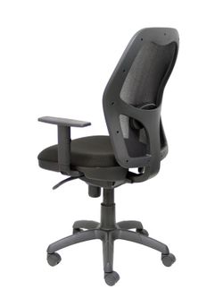 Modelo Jorquera - Silla de oficina ergonómica con mecanismo sincro, brazos regulables y ajustable en altura - Respaldo de malla transpirable en color negro y asiento tapizados en tejido BALI color negro