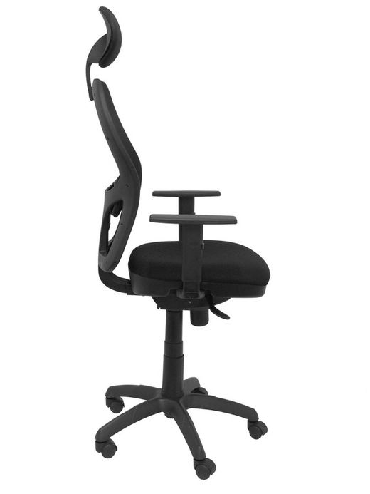 Modelo Jorquera - Silla de oficina ergonómica con mecanismo sincro, brazos regulables y ajustable en altura  Respaldo de malla transpirable en color negro y asiento tapizados en tejido BALI color negro (CON CABECERO)