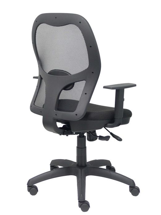 Modelo Jorquera - Silla de oficina ergonómica con mecanismo sincro, brazos regulables y ajustable en altura - Respaldo de malla transpirable en color negro y asiento tapizados en tejido BALI color negro (INCLUYE TRASLAK EN EL ASIENTO)