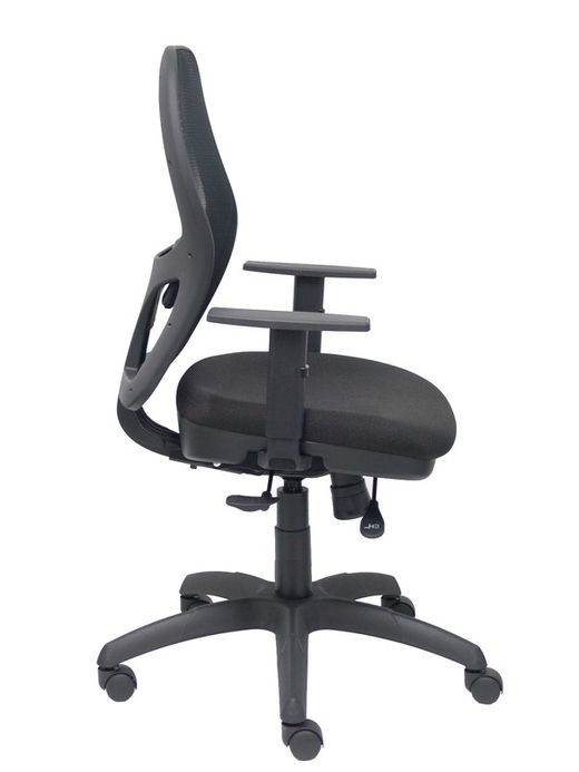 Modelo Jorquera - Silla de oficina ergonómica con mecanismo sincro, brazos regulables y ajustable en altura - Respaldo de malla transpirable en color negro y asiento tapizados en tejido BALI color negro (INCLUYE TRASLAK EN EL ASIENTO)