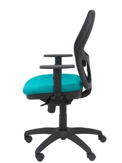Modelo Jorquera - Silla de oficina ergonómica con mecanismo sincro, brazos regulables y ajustable en altura - Respaldo de malla transpirable en color negro y asiento tapizados en tejido BALI color turquesa claro