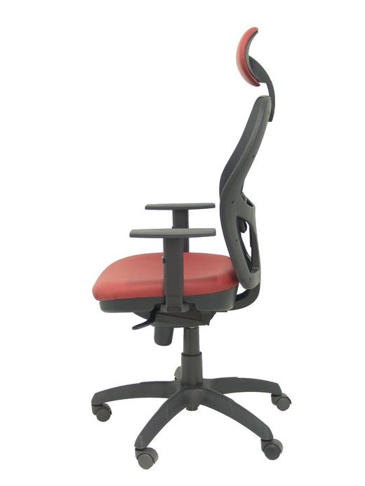 Modelo Jorquera - Silla de oficina ergonómica con mecanismo sincro, brazos regulables y ajustable en altura  Respaldo de malla transpirable en color negro y asiento tapizados en tejido SIMILPIEL color granate (CON CABECERO)