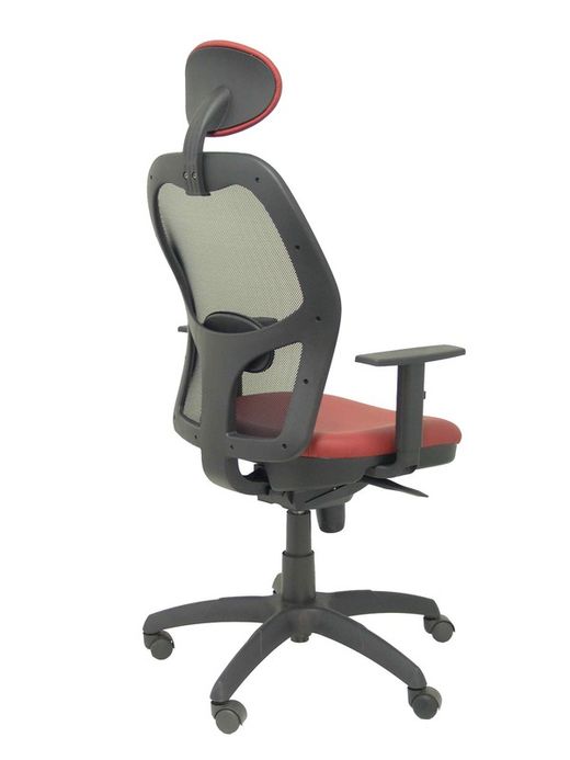 Modelo Jorquera - Silla de oficina ergonómica con mecanismo sincro, brazos regulables y ajustable en altura  Respaldo de malla transpirable en color negro y asiento tapizados en tejido SIMILPIEL color granate (CON CABECERO)