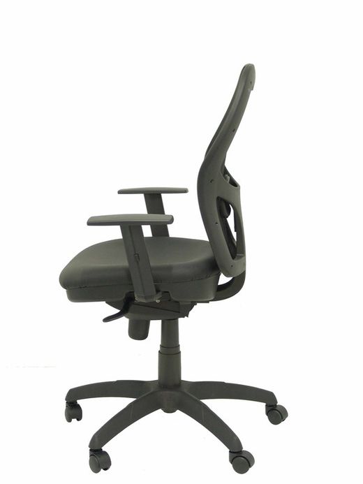 Modelo Jorquera - Silla de oficina ergonómica con mecanismo sincro, brazos regulables y ajustable en altura  Respaldo de malla transpirable en color negro y asiento tapizados en tejido SIMILPIEL color negro