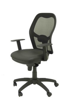 Modelo Jorquera - Silla de oficina ergonómica con mecanismo sincro, brazos regulables y ajustable en altura  Respaldo de malla transpirable en color negro y asiento tapizados en tejido SIMILPIEL color negro