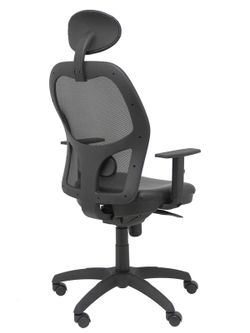 Modelo Jorquera - Silla de oficina ergonómica con mecanismo sincro, brazos regulables y ajustable en altura  Respaldo de malla transpirable en color negro y asiento tapizados en tejido SIMILPIEL color negro (CON CABECERO)