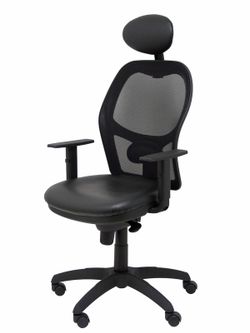 Modelo Jorquera - Silla de oficina ergonómica con mecanismo sincro, brazos regulables y ajustable en altura  Respaldo de malla transpirable en color negro y asiento tapizados en tejido SIMILPIEL color negro (CON CABECERO)
