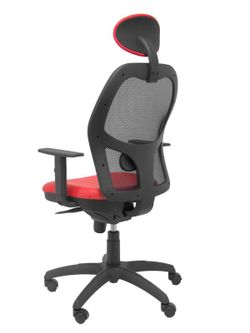 Modelo Jorquera - Silla de oficina ergonómica con mecanismo sincro, brazos regulables y ajustable en altura  Respaldo de malla transpirable en color negro y asiento tapizados en tejido SIMILPIEL color rojo (CON CABECERO)