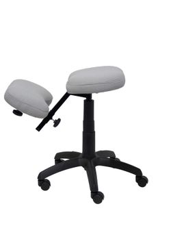 Modelo Lietor - Taburete de oficina ergonómico giratorio y regulable en altura - Asiento tapizado en tejido BALI color gris (RODILLERA REGULABLE)