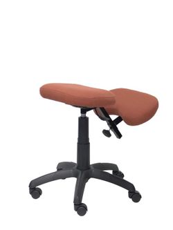 Modelo Lietor - Taburete de oficina ergonómico giratorio y regulable en altura - Asiento tapizado en tejido BALI color marrón (RODILLERA REGULABLE)