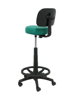 Modelo Llanos Taburete - Taburete ergonómico con mecanismo de contacto lama, regulable en altura y aro reposapiés - Asiento y respaldo tapizados en tejido bali color verde esmeralda.