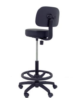 Modelo Llanos Taburete - Taburete ergonómico con mecanismo de contacto lama, regulable en altura y aro reposapiés - Asiento y respaldo tapizados en tejido símilpiel color negro