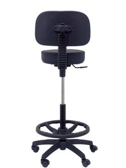 Modelo Llanos Taburete - Taburete ergonómico con mecanismo de contacto lama, regulable en altura y aro reposapiés - Asiento y respaldo tapizados en tejido símilpiel color negro