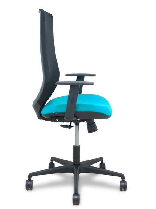 Modelo Mardos - Silla de oficina ergonómica con mecanismo sincro, brazos regulables y ajustable en altura - Respaldo de malla transpirable en color negro y asiento tapizados en tejido BALI color turquesa.