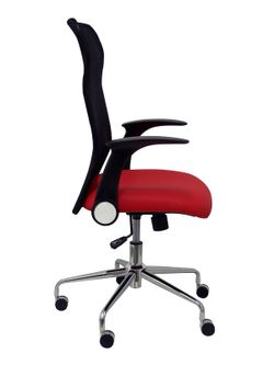 Modelo Minaya - Silla de oficina ergonómica con mecanismo basculante, brazos retráctiles y regulable en altura - Respaldo de malla transpirable y asiento tapizado en similpiel color rojo