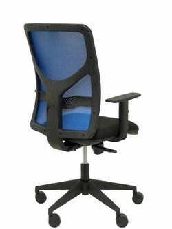 Modelo Motilla - Silla de oficina ergonómica con mecanismo sincro, brazos regulables y ajustable en altura - Respaldo de malla transpirable en color azul y asiento tapizados en tejido BALI color negro