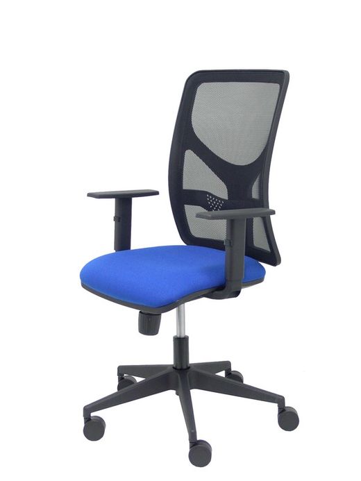 Modelo Motilla - Silla de oficina ergonómica con mecanismo sincro, brazos regulables y ajustable en altura - Respaldo de malla transpirable en color negro y asiento tapizados en tejido BALI color azul.