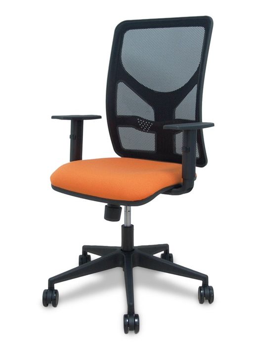 Modelo Motilla - Silla de oficina ergonómica con mecanismo sincro, brazos regulables y ajustable en altura - Respaldo de malla transpirable en color negro y asiento tapizados en tejido BALI color naranja. Ruedas de nailon de 65mm.
