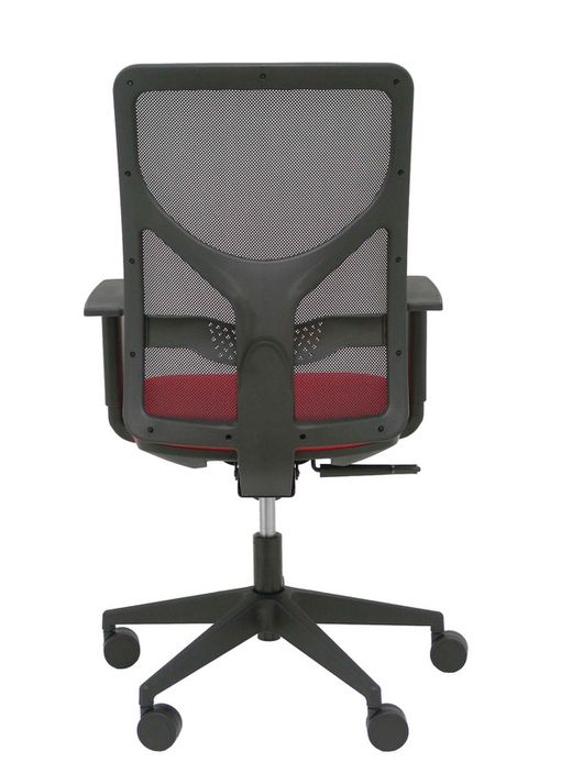 Modelo Motilla - Silla de oficina ergonómica con mecanismo sincro, brazos regulables y ajustable en altura - Respaldo de malla transpirable en color negro y asiento tapizados en tejido BALI color rojo