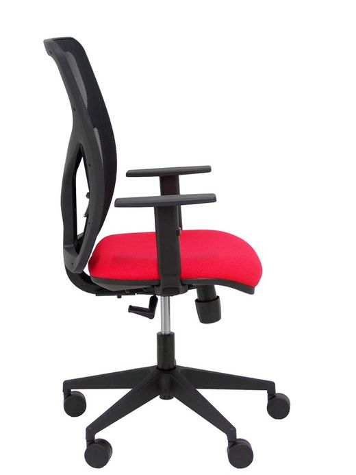 Modelo Motilla - Silla de oficina ergonómica con mecanismo sincro, brazos regulables y ajustable en altura - Respaldo de malla transpirable en color negro y asiento tapizados en tejido BALI color rojo