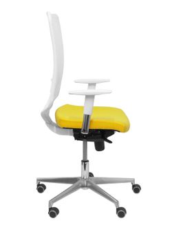 Modelo Ossa blanca - Silla de Oficina ergonómica con mecanismo sincro y regulable en altura - Respaldo de malla en color blanco y asiento tapizado en tejido BALI color amarillo