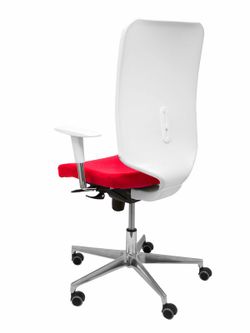 Modelo Ossa blanca - Silla de Oficina ergonómica con mecanismo sincro y regulable en altura - Respaldo de malla en color blanco y asiento tapizado en tejido BALI color rojo