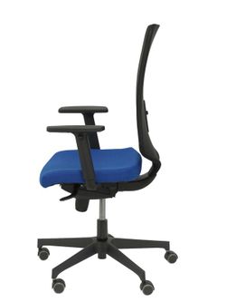 Modelo Ossa Negra - Silla de Oficina ergonómica con mecanismo sincro y regulable en altura - Respaldo de malla en color negro y asiento tapizado en tejido BALI color azul