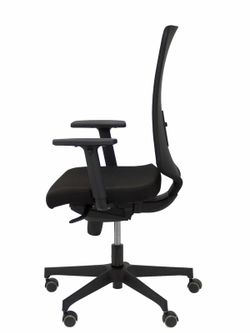 Modelo Ossa Negra - Silla de Oficina ergonómica con mecanismo sincro y regulable en altura - Respaldo de malla en color negro y asiento tapizado en tejido BALI color negro