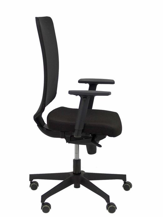 Modelo Ossa Negra - Silla de Oficina ergonómica con mecanismo sincro y regulable en altura - Respaldo de malla en color negro y asiento tapizado en tejido BALI color negro