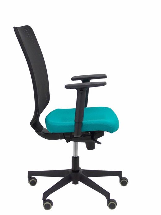 Modelo Ossa Negra - Silla de Oficina ergonómica con mecanismo sincro y regulable en altura - Respaldo de malla en color negro y asiento tapizado en tejido BALI color turquesa