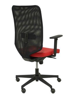 Modelo Ossa  Silla de Oficina ergonómica con mecanismo sincro y regulable en altura  Respaldo de malla en color negro y asiento tapizado en similpiel color rojo