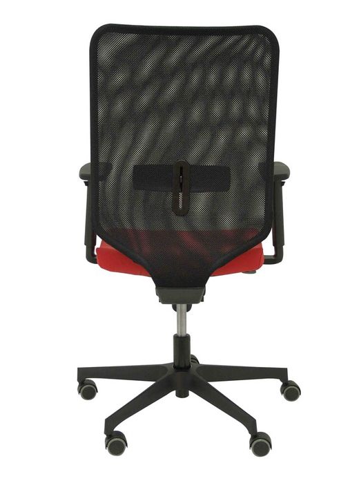 Modelo Ossa  Silla de Oficina ergonómica con mecanismo sincro y regulable en altura  Respaldo de malla en color negro y asiento tapizado en similpiel color rojo