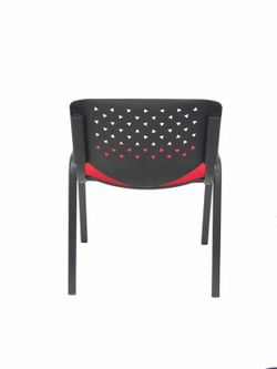 Modelo Pétrola  Pack 4 sillas confidente ergonómica, apilable, multiusos y estructura en color negro  Respaldo de PVC color negro y asiento tapizado en tejido ARAN color rojo