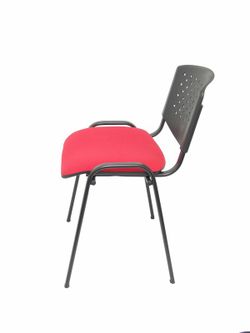 Modelo Pétrola  Pack 4 sillas confidente ergonómica, apilable, multiusos y estructura en color negro  Respaldo de PVC color negro y asiento tapizado en tejido ARAN color rojo